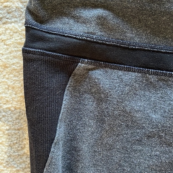 Lululemon crops - Picture 5 of 7